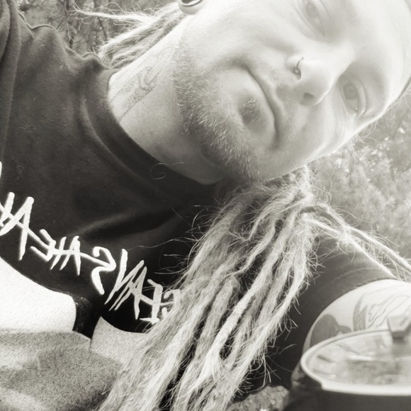 Meet your Posher, Michael - Picture 2 of 2